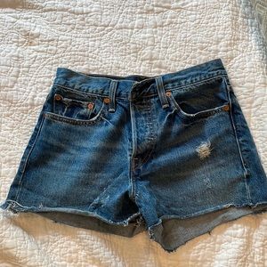 Levi raw hem denim short